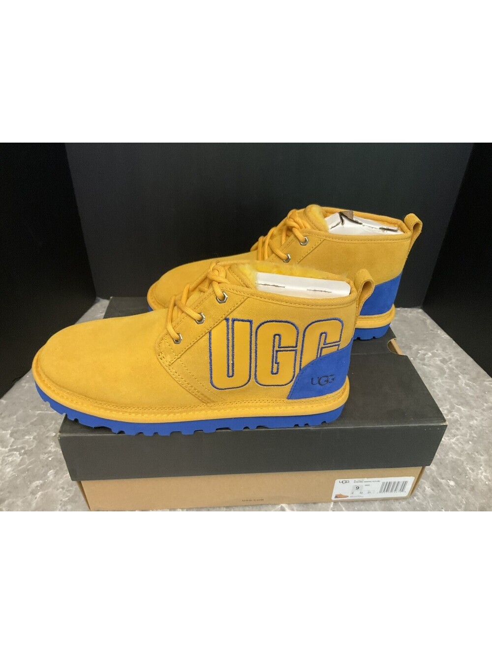 New! Mens UGG Neumel Graphic Outline in Summer/Neptune Suede Boots. Size 9. Nice